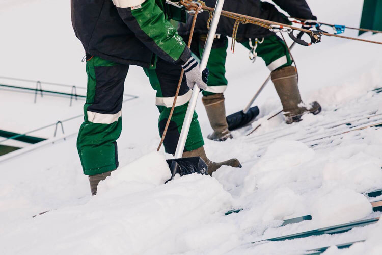 Roof Snow Removal 1