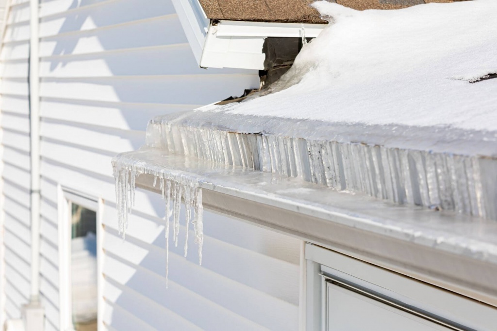 roof leaks in the Winter