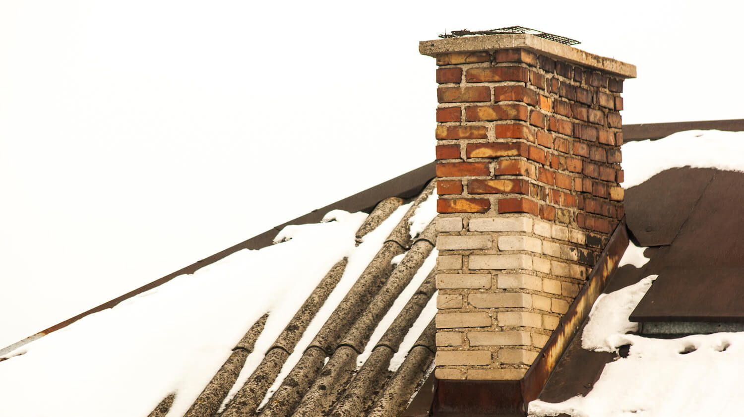 What Causes Chimney Leaks
