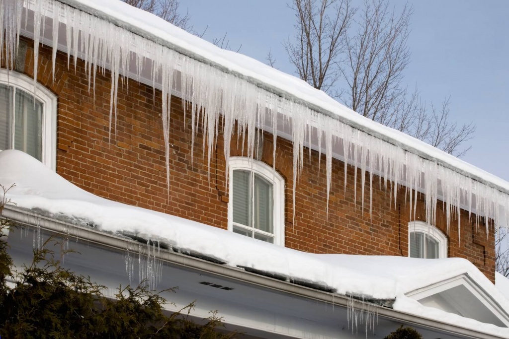 Snow And Ice effect Your Roof