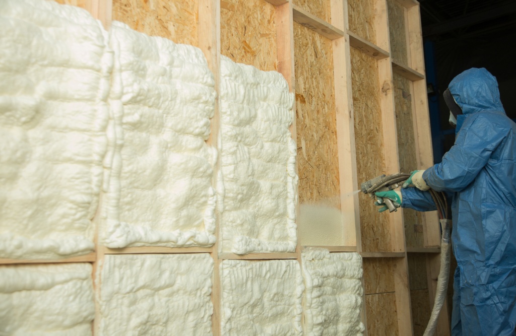 spray foam insulation pros and cons