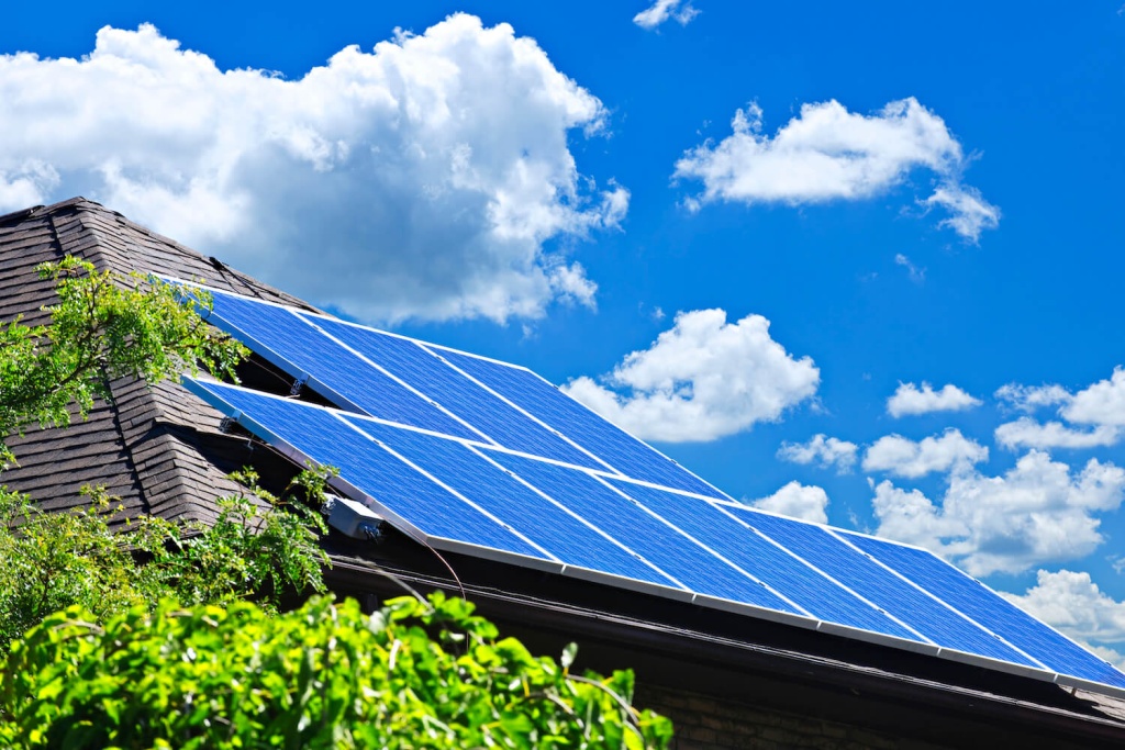 Why Homeowners in Eugene, Oregon Should Consider Solar Pannels for Your Roof