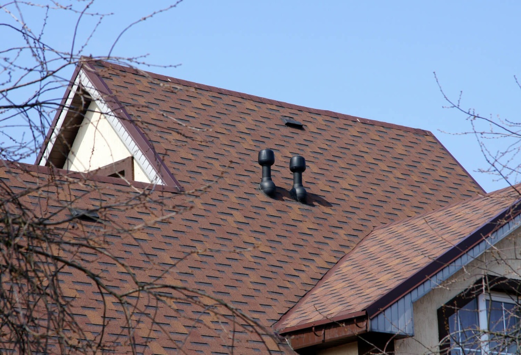 What All Oregon Homeowners Should Know About Roof Maintenance