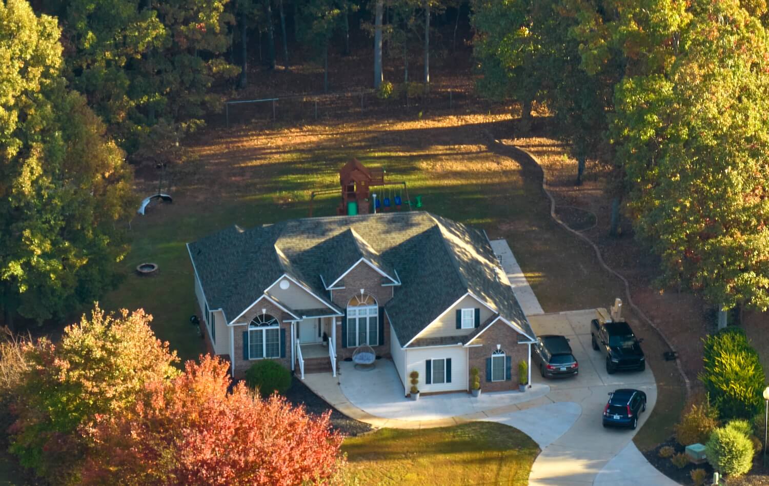 Achieving Peak Curb Appeal With Professional Roof Maintenance