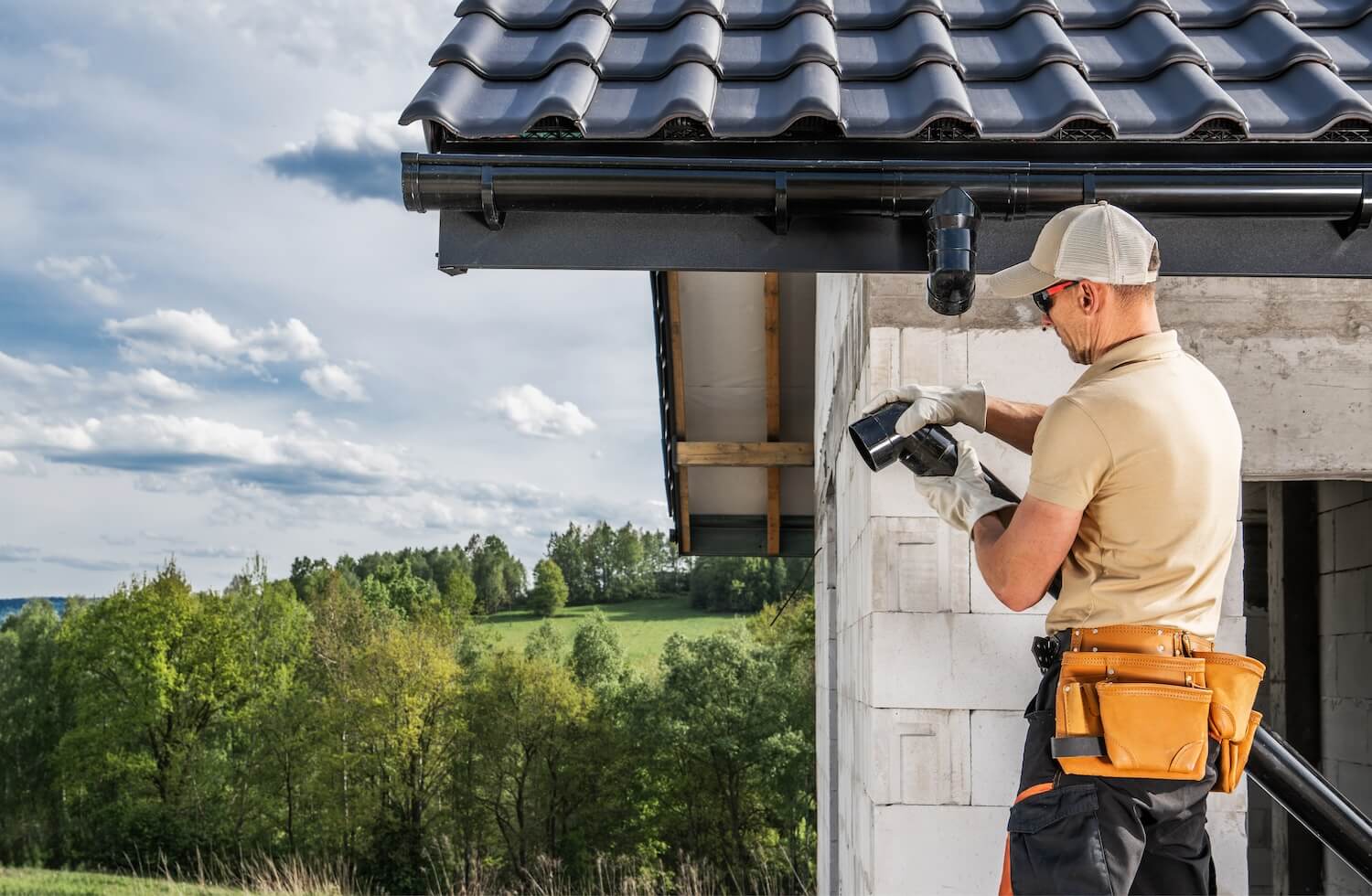 How Seamless Gutters Can Save You Money
